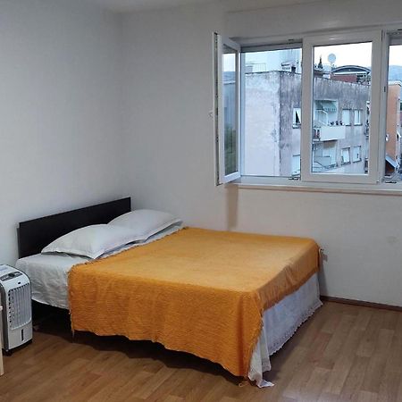 Room With Private Toilet And Terrace In City Center In Shared Apartment Spalato Esterno foto