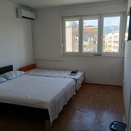 Room With Private Toilet And Terrace In City Center In Shared Apartment Spalato Esterno foto