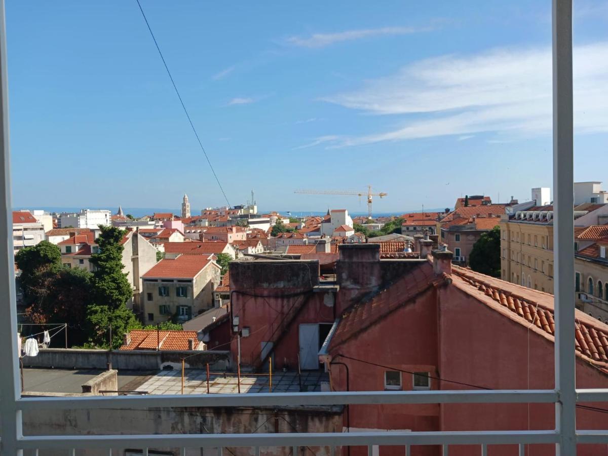 Room With Private Toilet And Terrace In City Center In Shared Apartment Spalato Esterno foto
