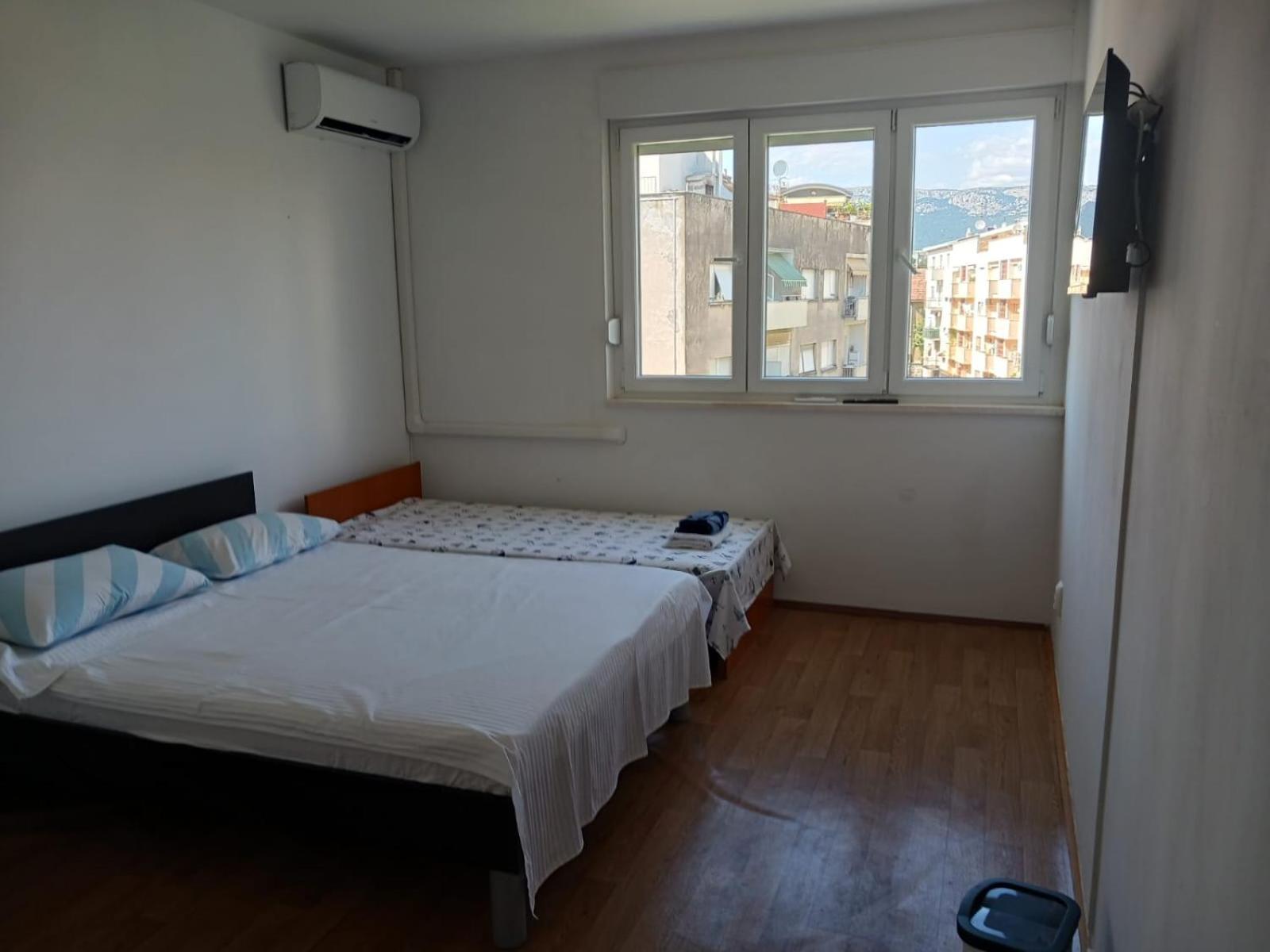 Room With Private Toilet And Terrace In City Center In Shared Apartment Spalato Esterno foto